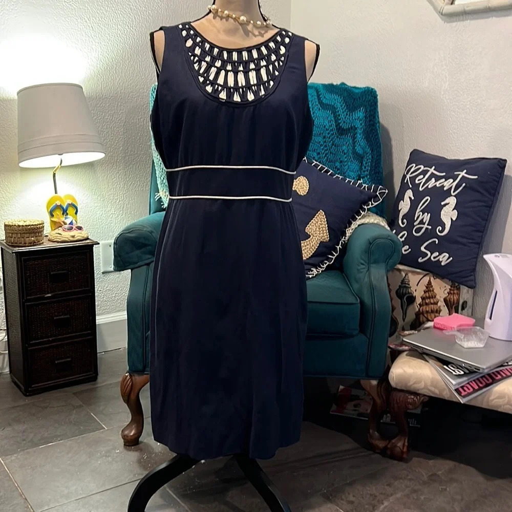 Size 10 Navy and white dress - Picture 1 of 3